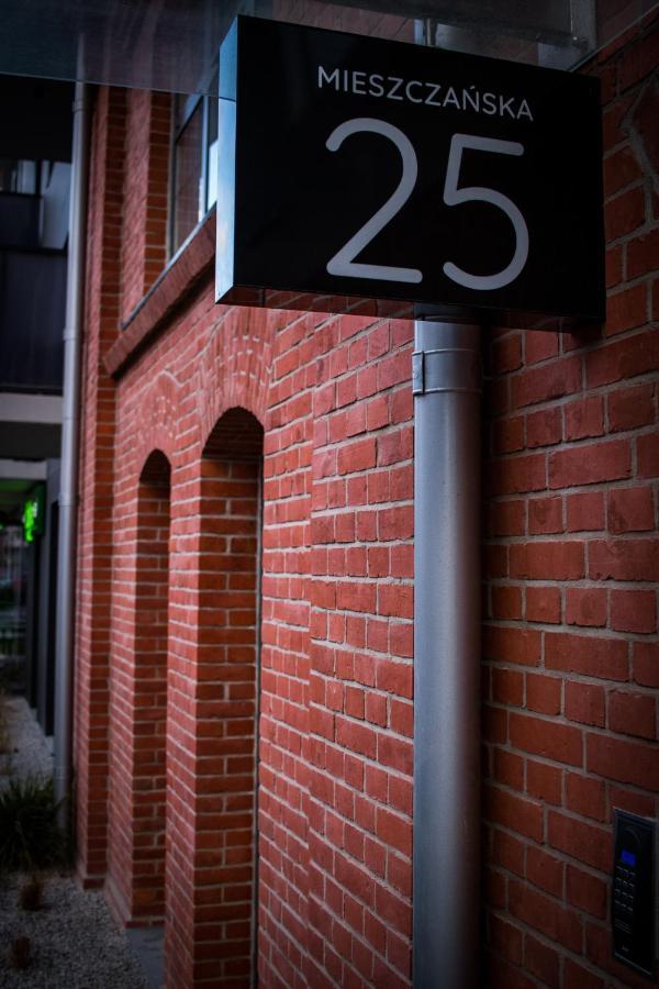 Urban Space 64 - Free Parking *